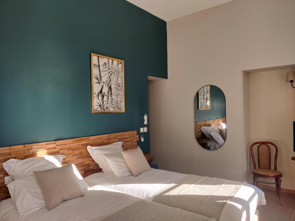 Chambres D'Hotes - Bed And Breakfast Les Palmiers Meze Room photo
