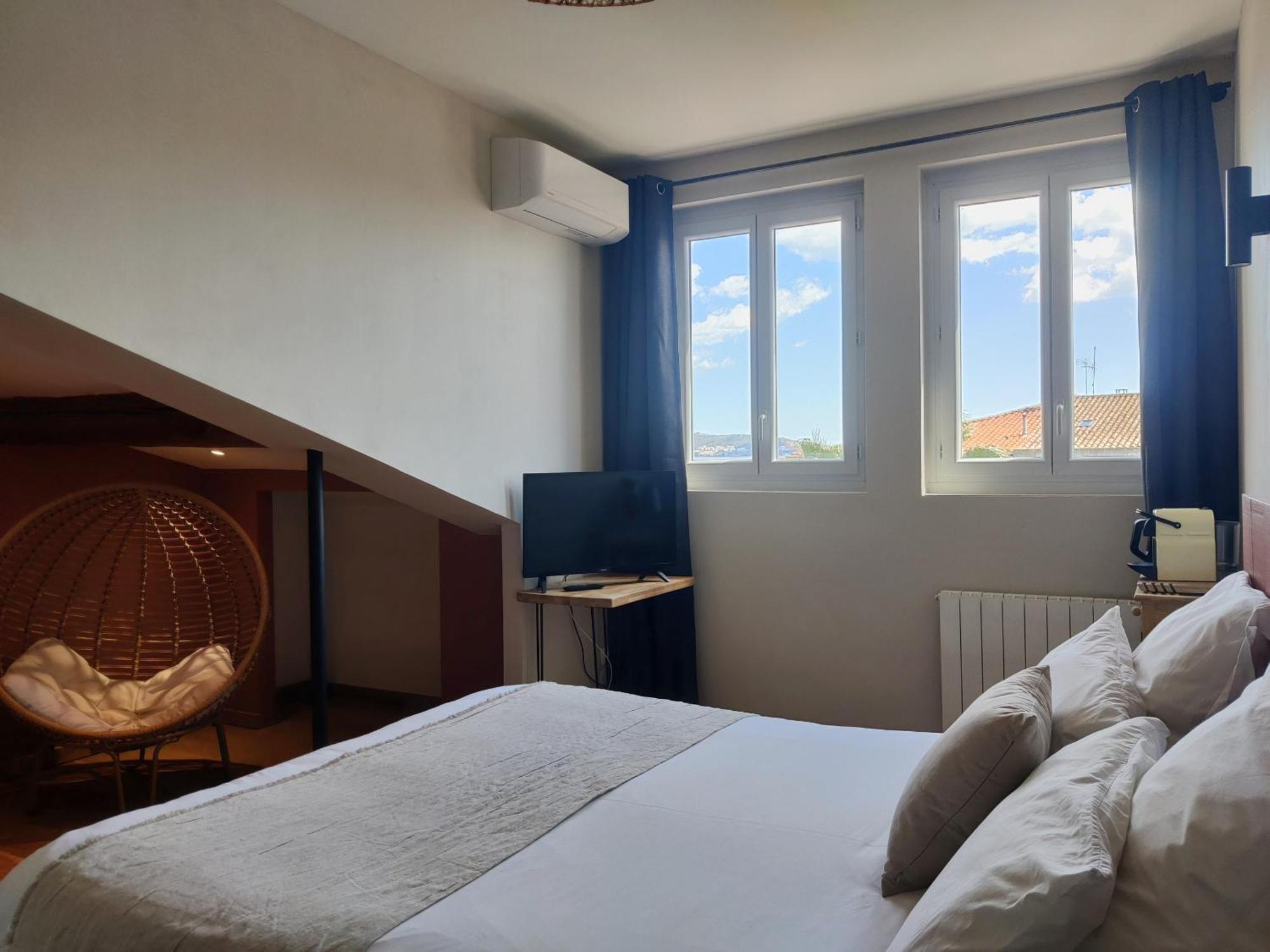Chambres D'Hotes - Bed And Breakfast Les Palmiers Meze Room photo