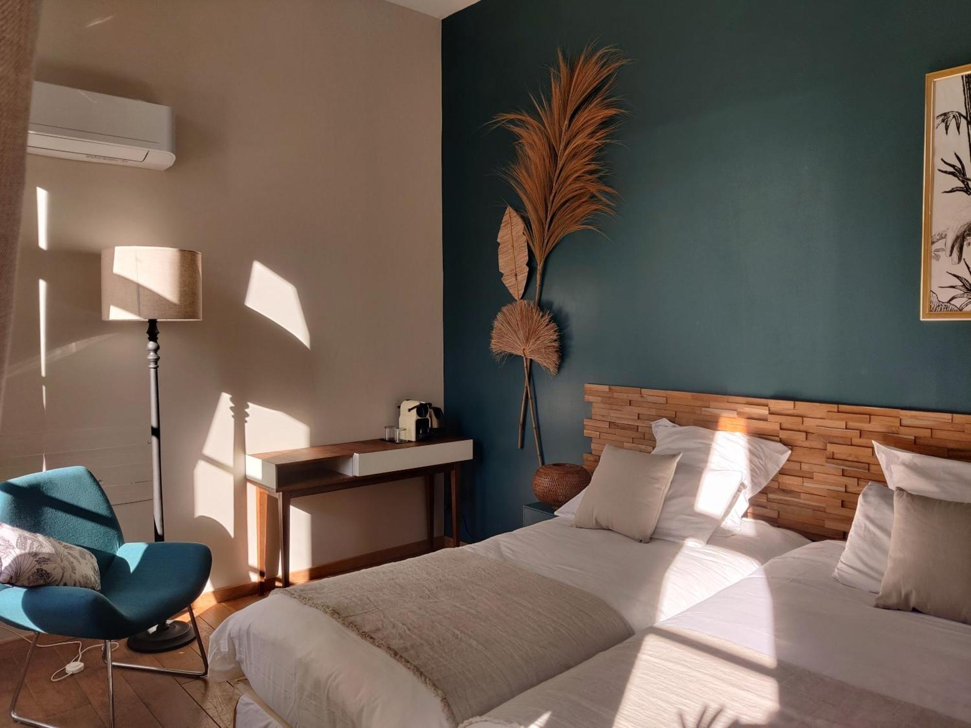 Chambres D'Hotes - Bed And Breakfast Les Palmiers Meze Room photo